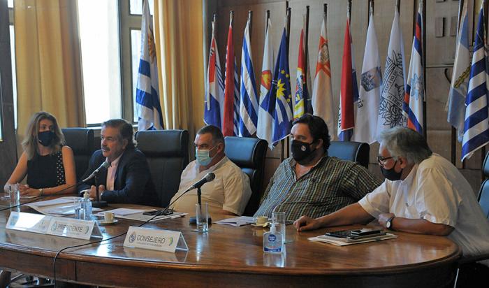 Ministro de MGAP, Carlos M. Uriarte en Congreso de Intendentes