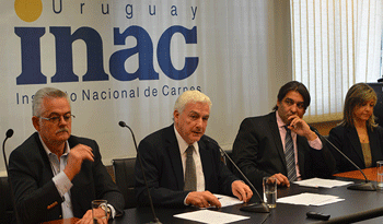 Autoridades de INAC