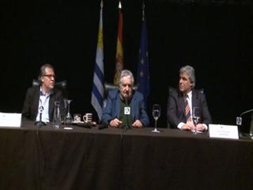 Presidente José Mujica, canciller Luis Almagro y embajador Álvaro Bustillo