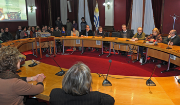 Autoridades en la presentación del libro "Fisuras. Dos estudios sobre pasta base de cocaína en Uruguay"