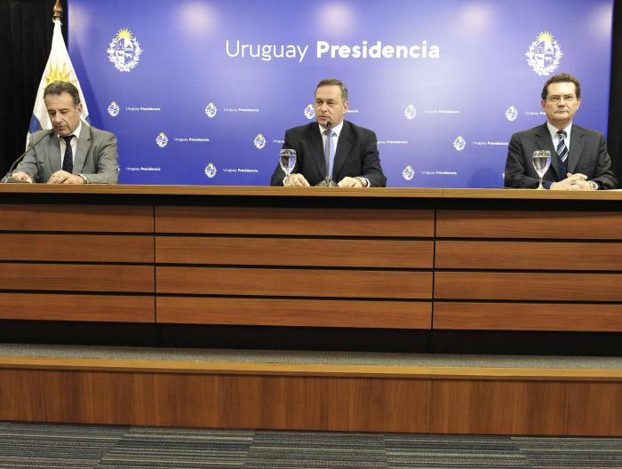 Gobierno exhorta al uso de tapabocas dentro de las unidades de transporte y asegura elementos de higiene a maestros rurales