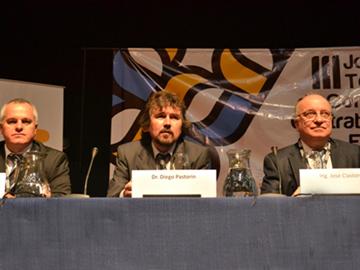 Autoridades en conferencia de prensa