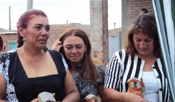 Familias reciben llaves de su vivienda