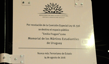Placa en homenaje a los mártires estudiantiles, Montevideo