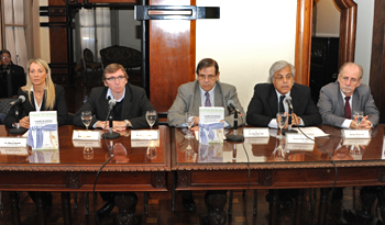 Autoridades en la presentación de la Compilación Normativa Antilavado de Activos