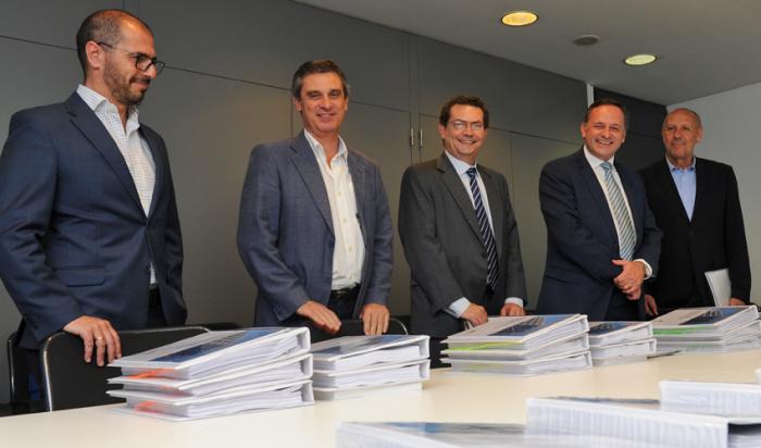 Reunión de transición de representantes del Gobierno en funciones y del electo