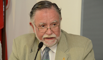 Ministro de Trabajo, José Bayardi