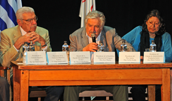 Presidente Mujica en firma de convenio entre el Plan Juntos y la ACJ