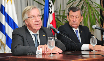 Ministro Danilo Astori y canciller Rodolfo Nin Novoa