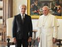 Presidente Vázquez fue recibido este viernes por el papa Francisco en el Vaticano