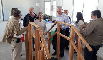 Ministro Jorge Basso y su comitiva de recorrida por el hospital de Lavalleja