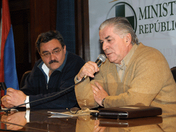 Personas hablando