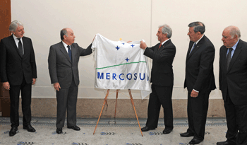 Placa conmemorativa de los 25 años del Mercosur