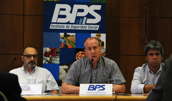 Autoridades del BPS en conferencia de prensa