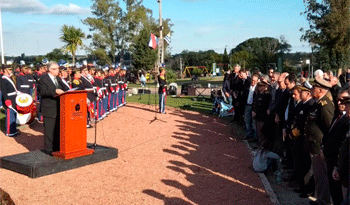 Jorge Menéndez en acto de conmemoración del 207.° aniversario de la Batalla de Las Piedras