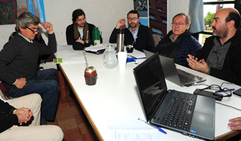 Autoridades del MVOTMA con organizaciones sociales en Carmelo, Colonia