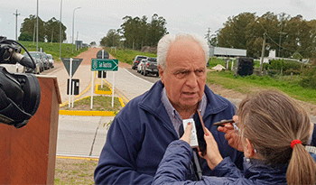 Víctor Rossi en inauguración de obras, en Canelones