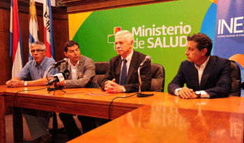 Ministro Jorge Basso y el director del Inefop, Eduardo Pereyra, en firma de convenio