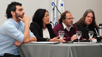 Ministro Olesker presidiendo la Mesa en Seminario sobre Participación Ciudadana