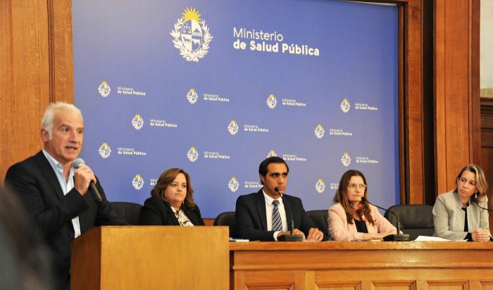 Autoridades de la salud en conferencia de prensa