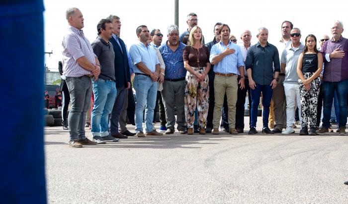 Lacalle Pou y autoridades