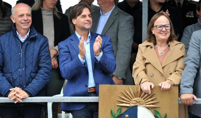 Lacalle Pou y autoridades