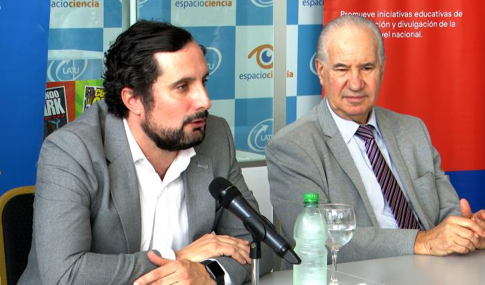 Director nacional de Educación, Gonzalo Baroni y presidente del LATU durante la oratoria