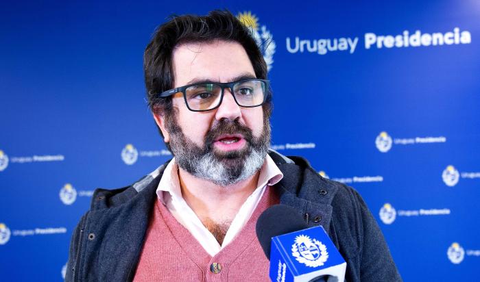 Director Nacional de artesanías, pequeñas y medianas empresas (Dinapyme) del Ministerio de Industria, Energía y Minería, Gonzalo Maciel, durante la entrevista con Comunicación Presidencial
