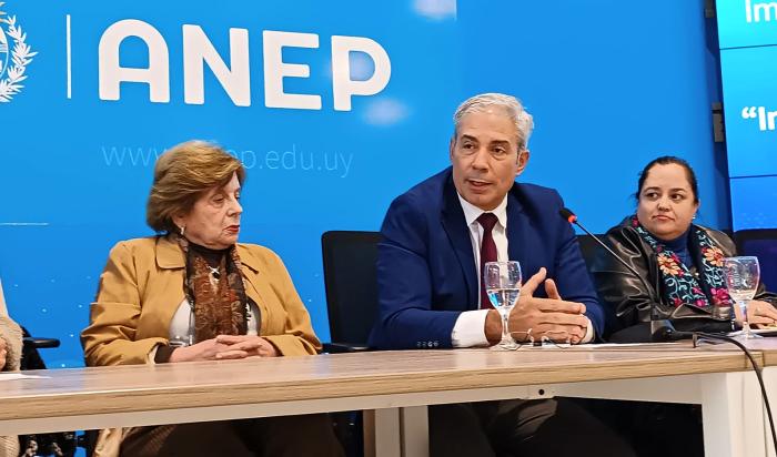 Robert Silva y autoridades de Anep