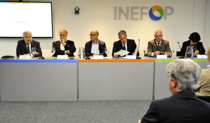 Autoridades de Inefop y Gobierno