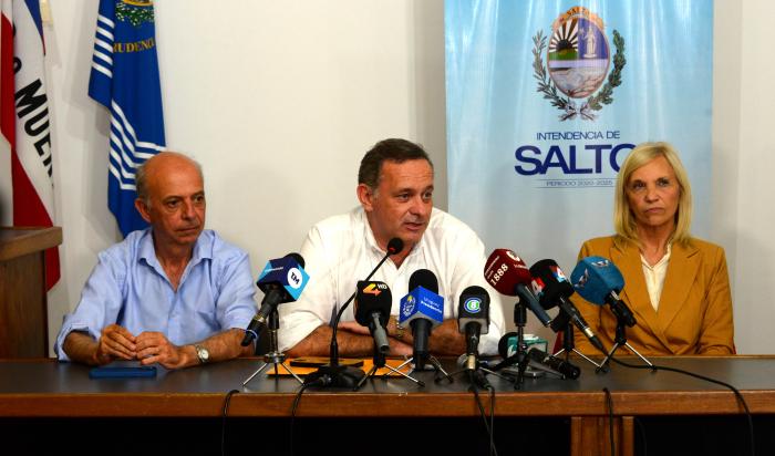 Autoridades nacionales durante la conferencia de prensa