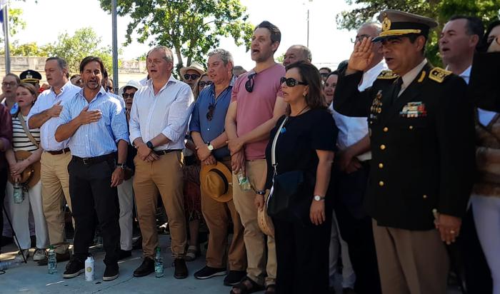 Lacalle Pou y autoridades