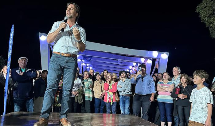 Presidente Luis Lacalle Pou durante su oratoria en el acto