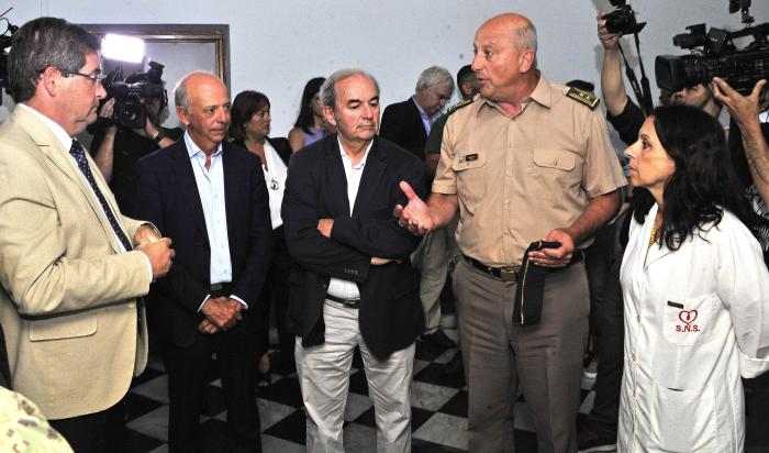 Autoridades de ASSE y del MDN en el Hospital Militar
