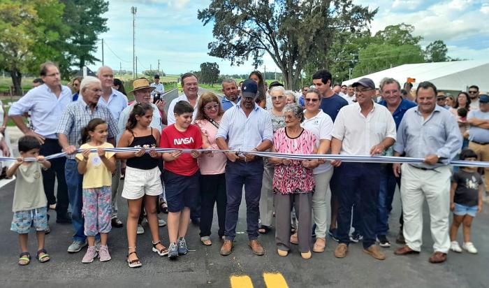 Lacalle Pou corta cinta de obras en ruta 23