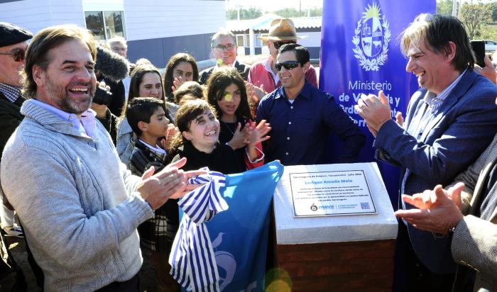 Lacalle Pou inauguró viviendas de Mevir en San Gregorio de Polanco