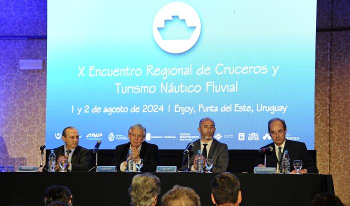 Autoridades del Ministerio de Turismo
