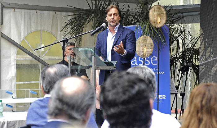 Presidente Luis Lacalle Pou durante su exposición en el acto