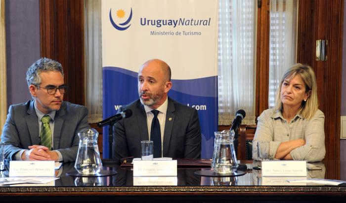 Autoridades de Turismo, Conapees y Unicef