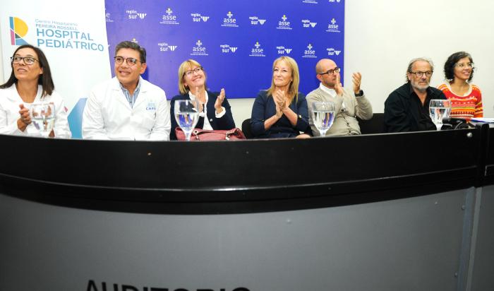 Mesa de autoridades del evento