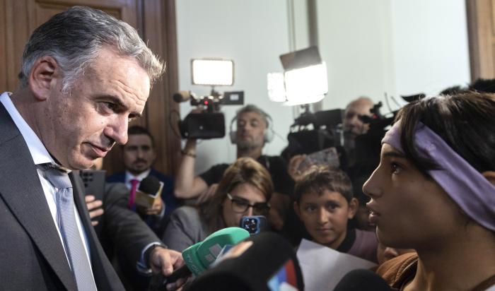 Yamandú Orsi en presentación de informe de Sipiav