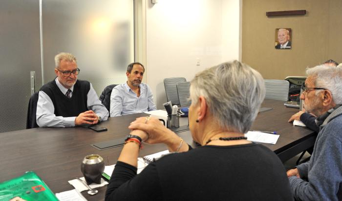 Integrantes de la Comisión Sectorial de Protección y Seguridad Social con representes de la Onajpu