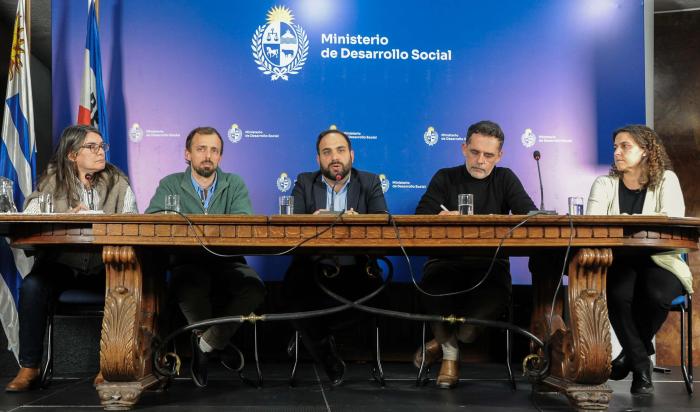Ministro Gonzalo Civila en conferencia de prensa sobre personas en situación de calle
