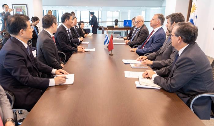 Presidente Orsi recibió a delegación china