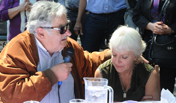 El Presidente José Mujica junto a Selva Tabeira