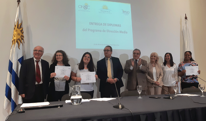Entrega de diplomas del Programa de Dirección Media