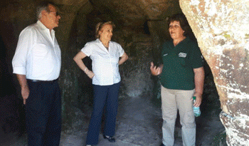 Autoridades en grutas protegidas