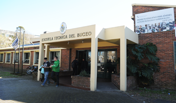 Escuela Técnica de UTU en barrio Buceo de Montevideo