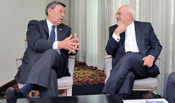 Canciller Rodolfo Nin Novoa junto al ministro de Asuntos Exteriores iraní, Mohamad Yavad Zarif