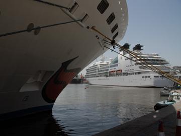 Crucero en el Puerto Crucero en el Puerto